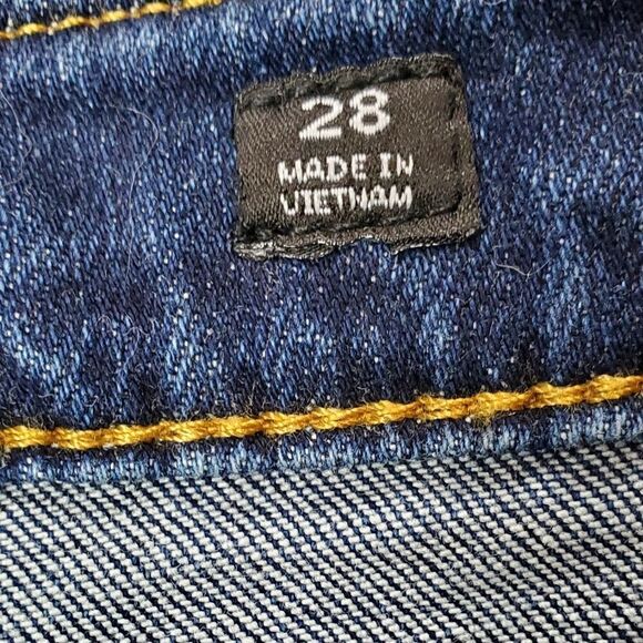 Miss Me Capri Jeans with Green & Pink Applicae Roses - Picture 7 of 7